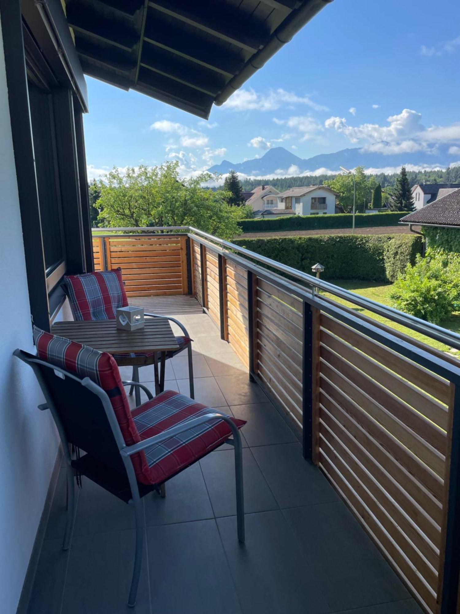 Haus Bergblick Apartamento Villach Exterior foto